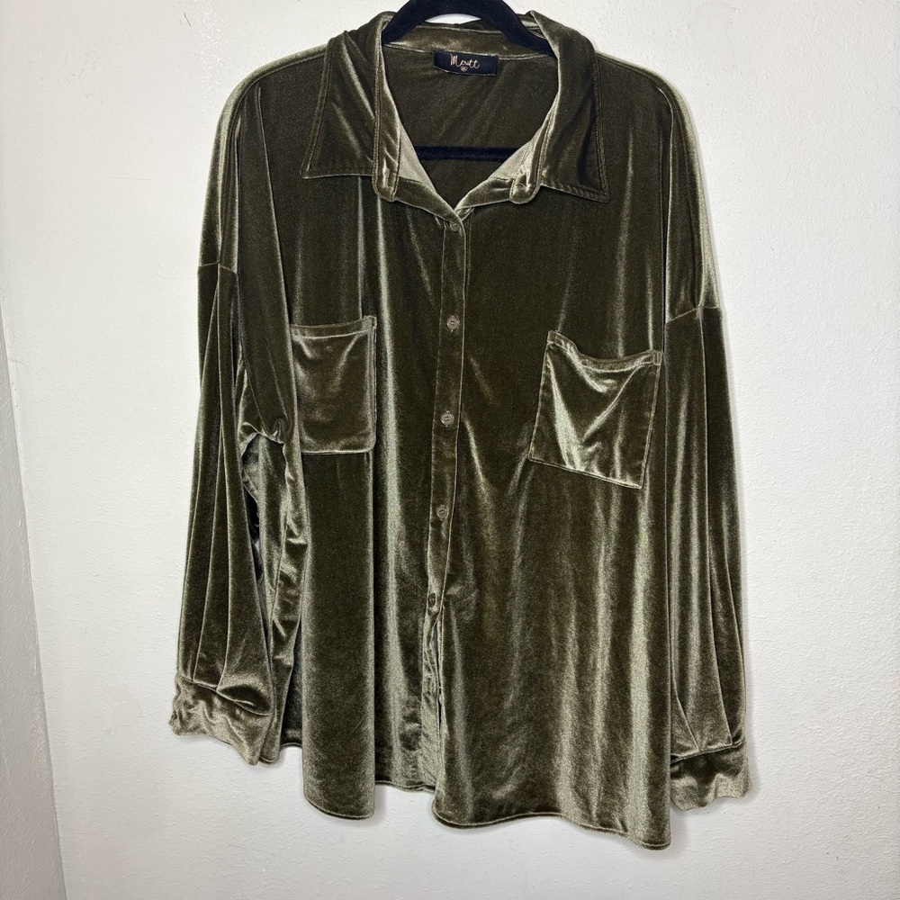 Meritt Velvet Button-Up Shirt in Olive Green Size 2x